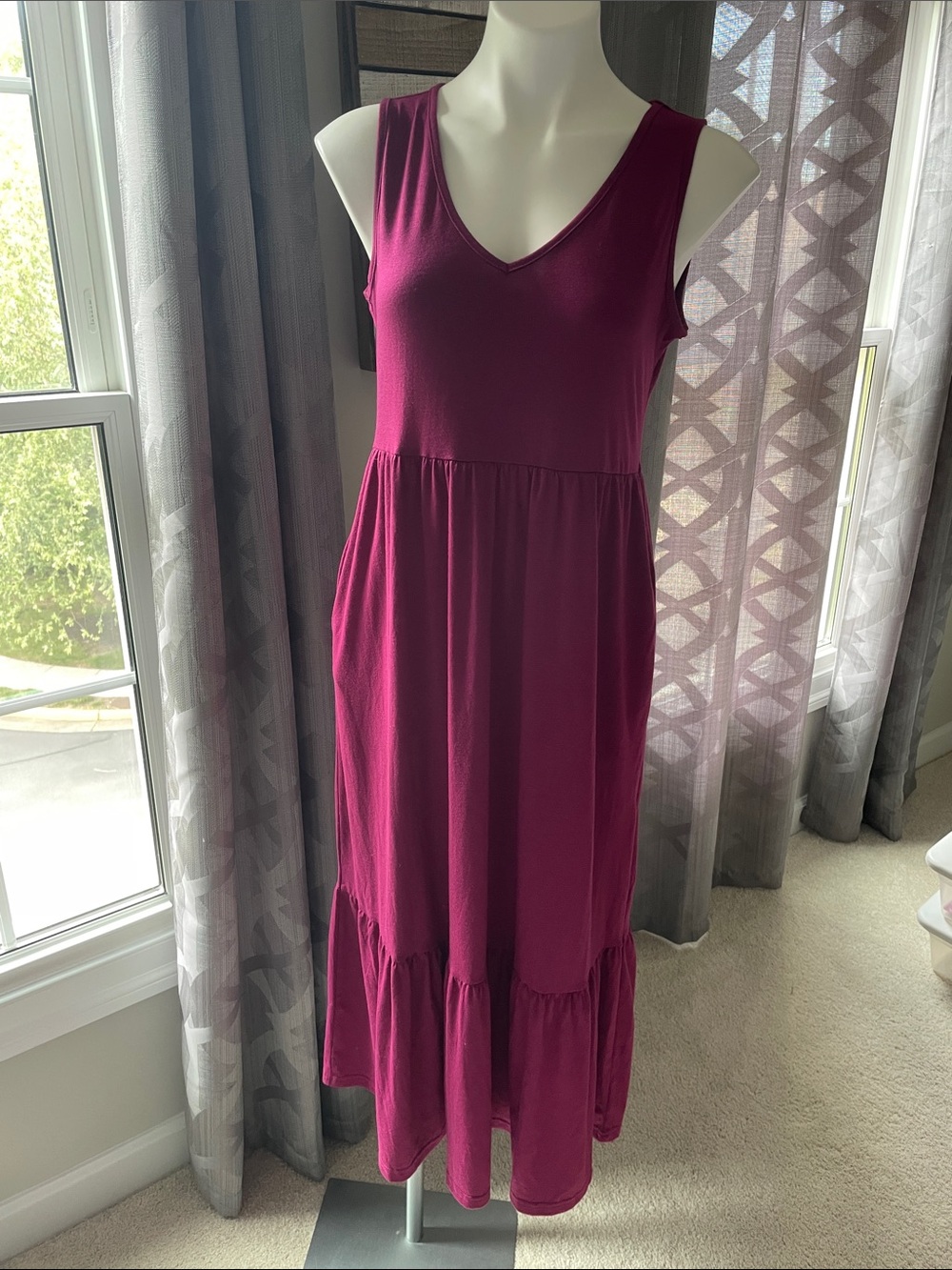Women's Sleeveless V-Neck Maxi Dress - Berry